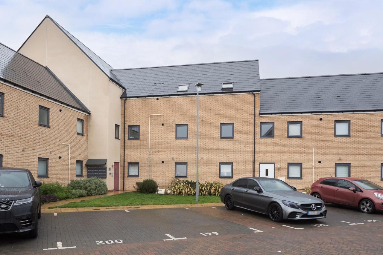 Two Bedroom Apartment - Milton Keynes By Aryas Properties Broughton  Exterior foto